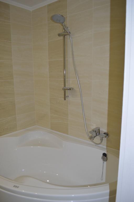 Apartment On Pribuzhskaya 2 Khmelʼnytsʼkyy Bagian luar foto